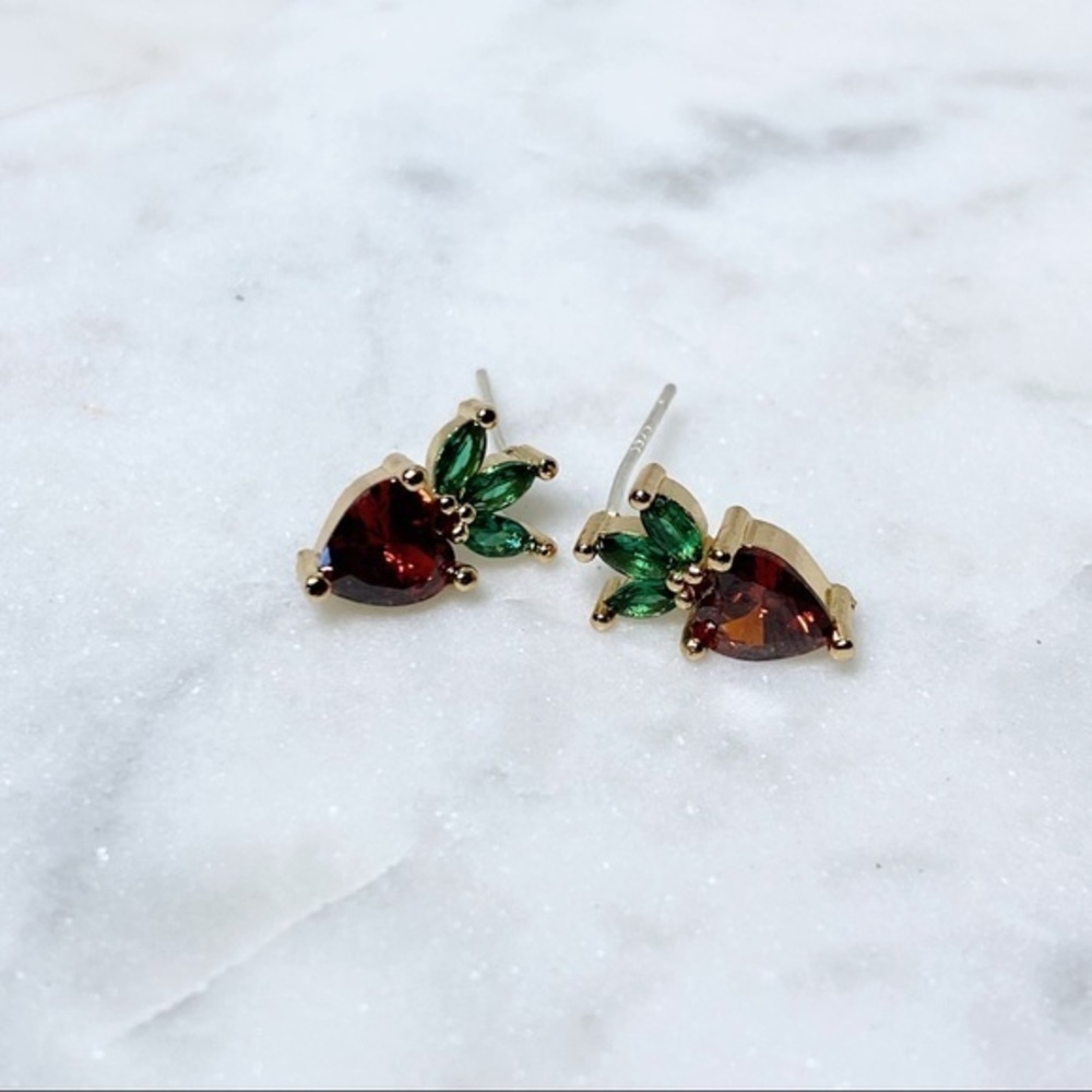 Zoe Petite Strawberry Stud - Picture 3 of 5